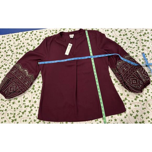 NWT! Chico's Embellished Sleeve Pullover Size: 1 - Picture 2 of 6